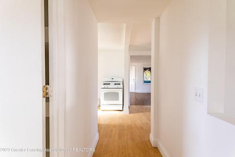 648 E Cavanaugh Rd, Lansing, MI 48910 photo 7