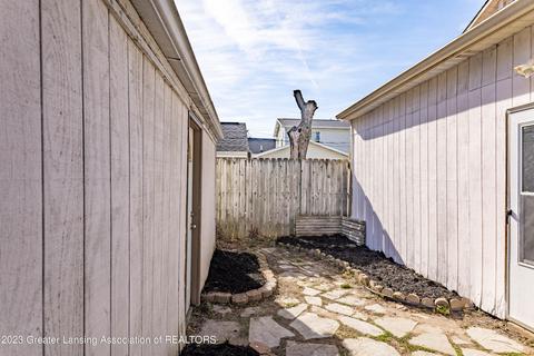 648 E Cavanaugh Rd, Lansing, MI 48910 photo 23