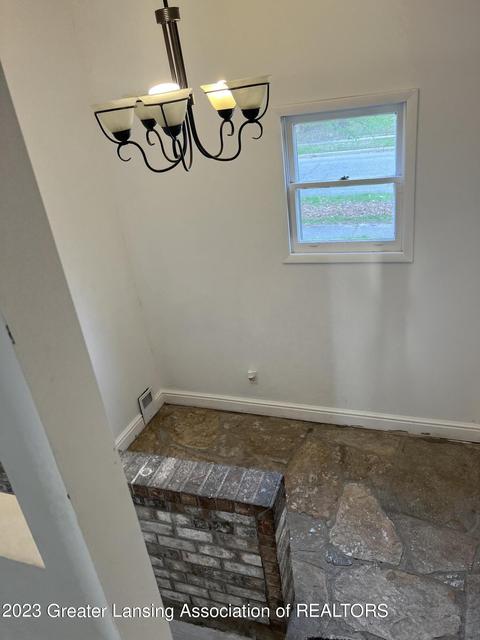 648 E Cavanaugh Rd, Lansing, MI 48910 photo 6