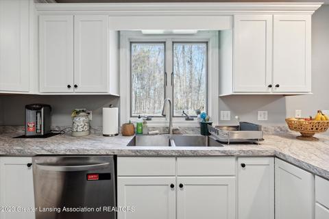 1568 Sanborn Dr, Dewitt, MI 48820 photo 16