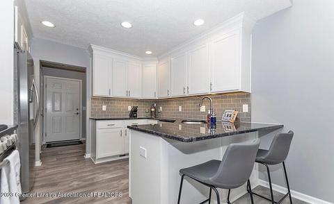 1208 Wineleaf Ln, Dewitt, MI 48820 photo 6