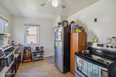 3918 Alpha St, Lansing, MI 48910 photo 9
