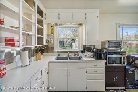3918 Alpha St, Lansing, MI 48910 photo 8