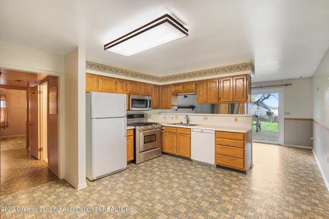 6421 E Lake Dr, Haslett, MI 48840 photo 6