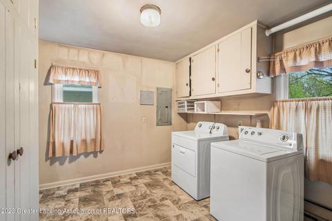 6421 E Lake Dr, Haslett, MI 48840 photo 9