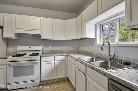 417 Huron St, Lansing, MI 48915 photo 12