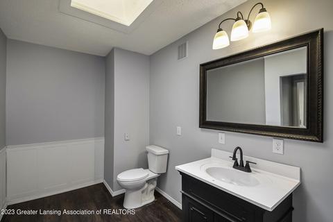 417 Huron St, Lansing, MI 48915 photo 28