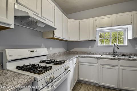 417 Huron St, Lansing, MI 48915 photo 13
