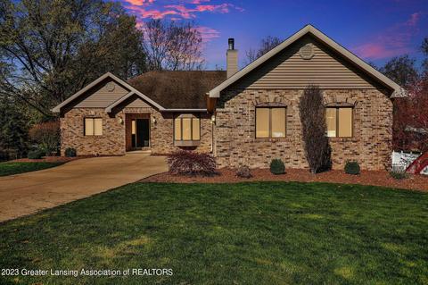 620 Pine Ridge Dr, Dewitt, MI 48820 photo 1