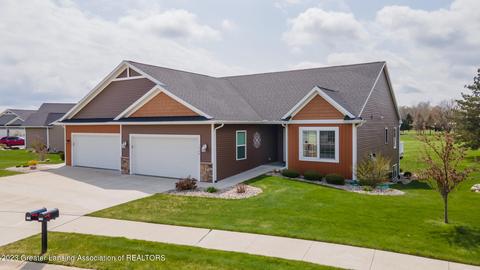 1526 Waterford Pkwy, Saint Johns, MI 48879