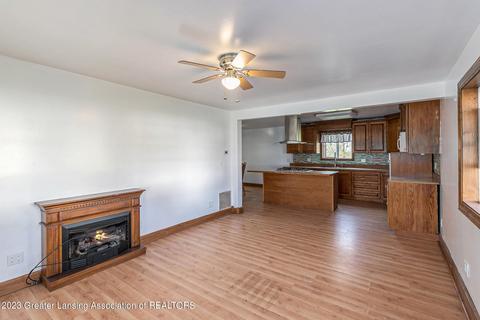 922 Emerson St, Ithaca, MI 48847 photo 9