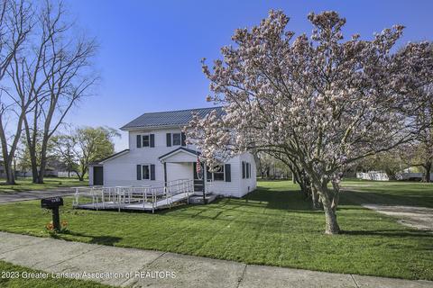 922 Emerson St, Ithaca, MI 48847 photo 2