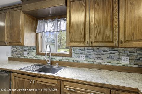 922 Emerson St, Ithaca, MI 48847 photo 14