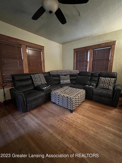 2001 Teel Ave, Lansing, MI 48910 photo 2
