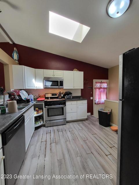 4034 Heathgate Dr, Lansing, MI 48911 photo 3