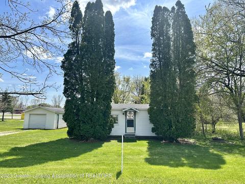 1950 Parish Hwy, Charlotte, MI 48813