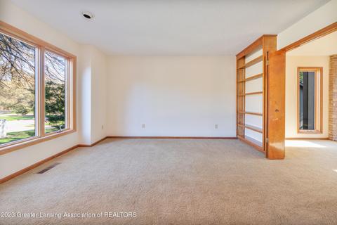 4474 Comanche Dr, Okemos, MI 48864 photo 8