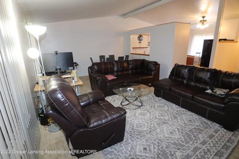 3906 Limerick Cir, Lansing, MI 48911 photo 2