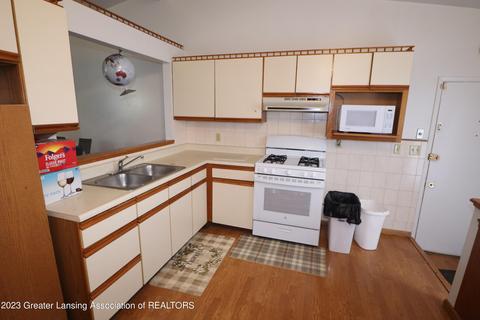 3906 Limerick Cir, Lansing, MI 48911 photo 12