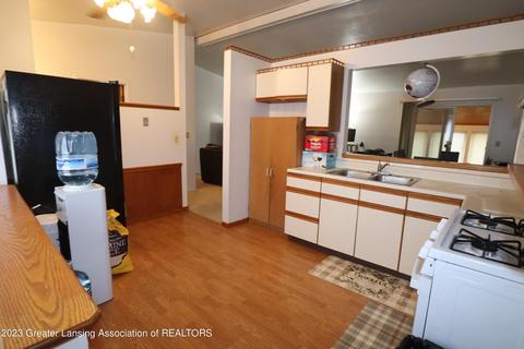 3906 Limerick Cir, Lansing, MI 48911 photo 9