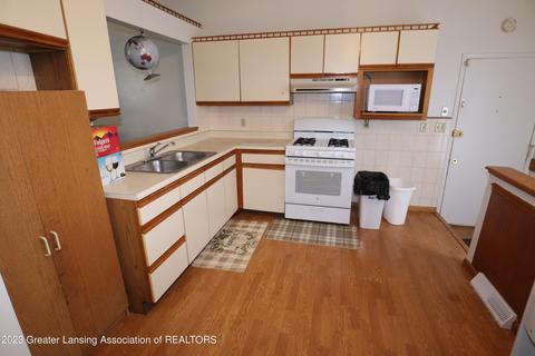 3906 Limerick Cir, Lansing, MI 48911 photo 11