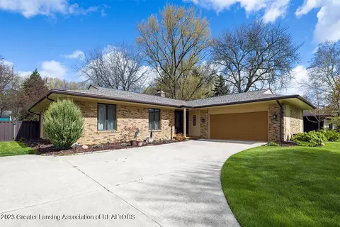 920 Longfellow Dr, East Lansing, MI 48823
