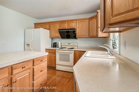 5311 Thames Dr, Haslett, MI 48840 photo 22