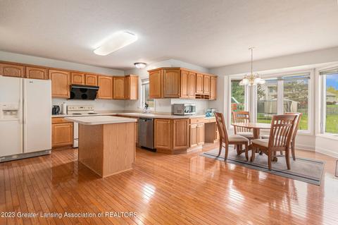 5311 Thames Dr, Haslett, MI 48840 photo 23