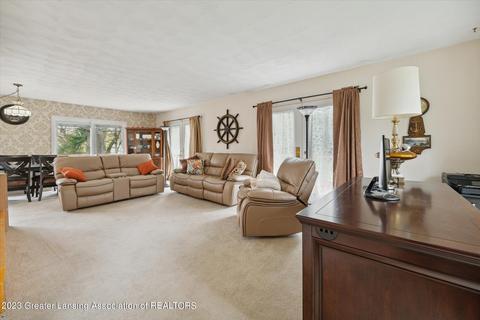 321 E Jefferson St, Dimondale, MI 48821 photo 5