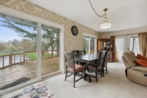 321 E Jefferson St, Dimondale, MI 48821 photo 9