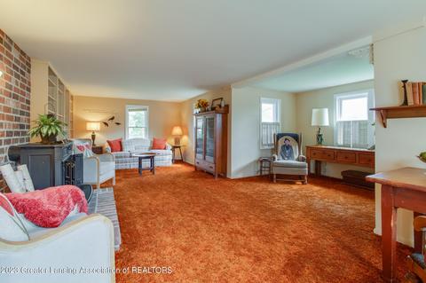 435 E Washington St, Dimondale, MI 48821 photo 4