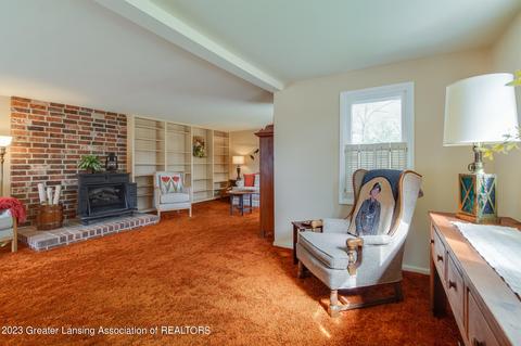 435 E Washington St, Dimondale, MI 48821 photo 6