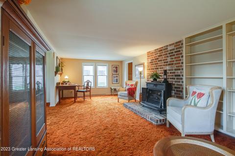 435 E Washington St, Dimondale, MI 48821 photo 7