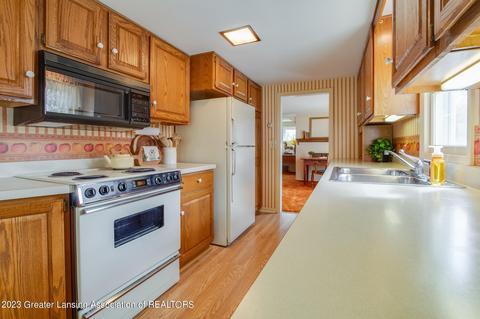 435 E Washington St, Dimondale, MI 48821 photo 12