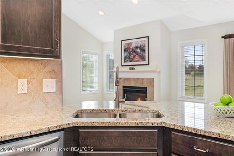 1240 Lobelia Ln, Dewitt, MI 48820 photo 15