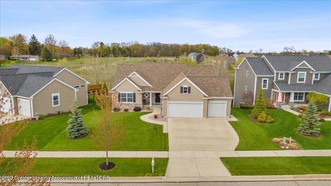 1240 Lobelia Ln, Dewitt, MI 48820