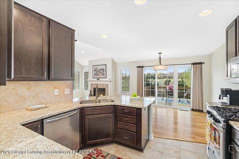 1240 Lobelia Ln, Dewitt, MI 48820 photo 14