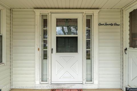 121 S Madison St, Perry, MI 48872 photo 2
