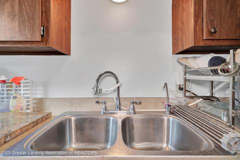 121 S Madison St, Perry, MI 48872 photo 7