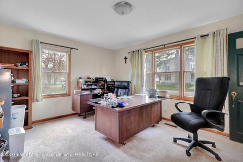 121 S Madison St, Perry, MI 48872 photo 8