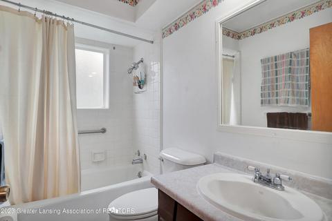 121 S Madison St, Perry, MI 48872 photo 12