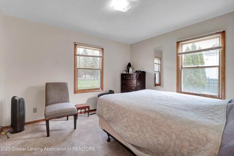 121 S Madison St, Perry, MI 48872 photo 10