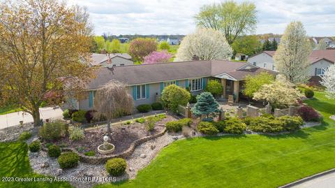 10567 Countryside Dr, Grand Ledge, MI 48837