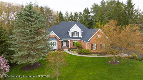 6414 Woodcliffe Ln, East Lansing, MI 48823
