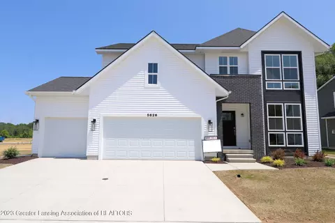 5626 Copper Creek Dr, Haslett, MI 48840