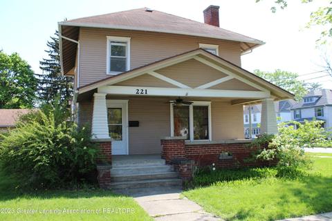 221 W Lawrence Ave, Charlotte, MI 48813
