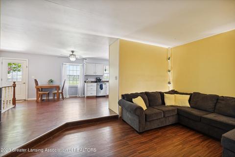 904 E North St, Owosso, MI 48867 photo 8