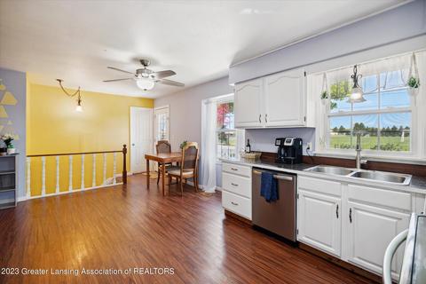 904 E North St, Owosso, MI 48867 photo 4