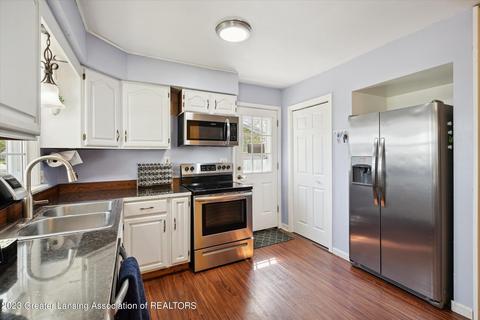 904 E North St, Owosso, MI 48867 photo 3