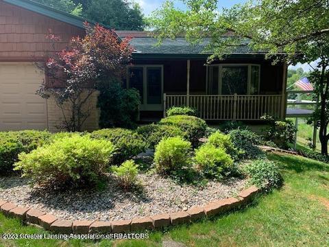 15384 S Jones Rd, Grand Ledge, MI 48837